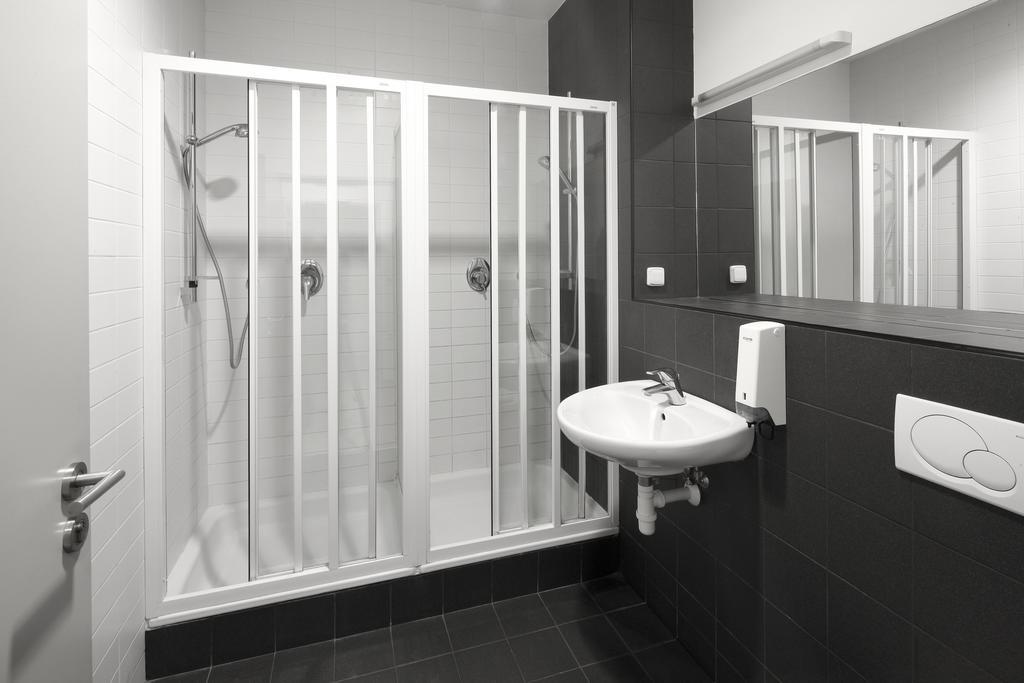 Hostal & Letov Praga