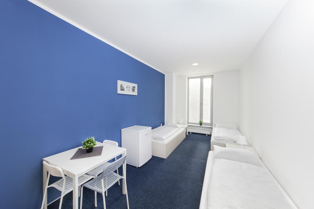 Hostal & Letov