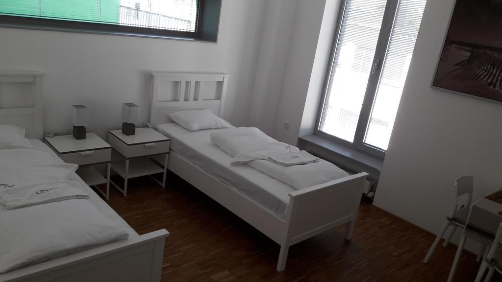 Hostel & Letov Praha